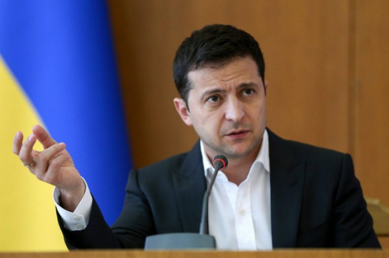 Зеленский призвал отказаться от Facebook-баталий об Украине Зеленский призвал отказаться от Facebook-баталий об Украине