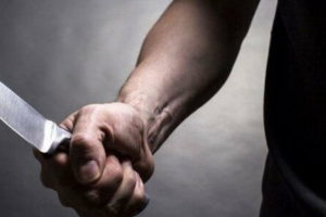 В киевской больнице мужчину ранили ножом