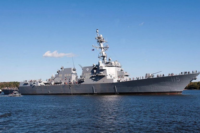 В Японию на постоянное базирование прибыл новейший эсминец США В Японию на постоянное базирование прибыл новейший эсминец США