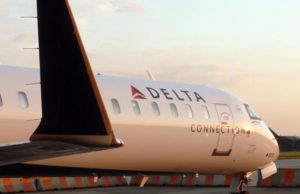 Delta Airlines отменила около ста рейсов из-за нехватки сотрудников