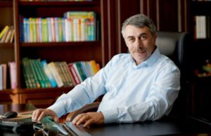 Комаровский сделал прививку от коронавируса