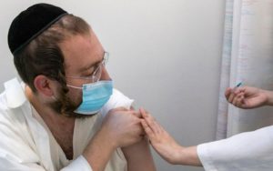 Израиль полностью вакцинировал 75% взрослого населения