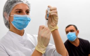 В Киеве перенесли массовую COVID-вакцинацию