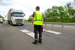 Украинцев будут штрафовать за отказ от габаритно-весового контроля авто