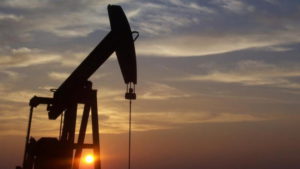 Цены на нефть восстанавливаются после обвала