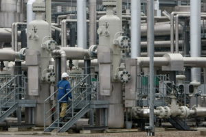 Цена газа в Европе опустилась ниже 900 долларов