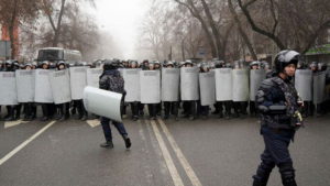 В Алматы за день задержали почти 2 тысячи человек