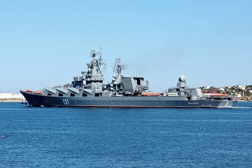 Пентагон: Крейсер Москва остается на плаву