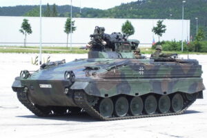 Оборонна компанія ФРН майже готова поставити Україні перші БМП Marder