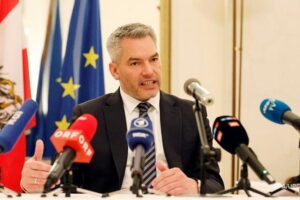 Канцлер Австрії пояснив воєнну логіку Путіна