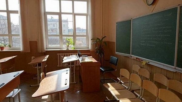 Школярі Київської області тимчасово навчатимуться онлайн