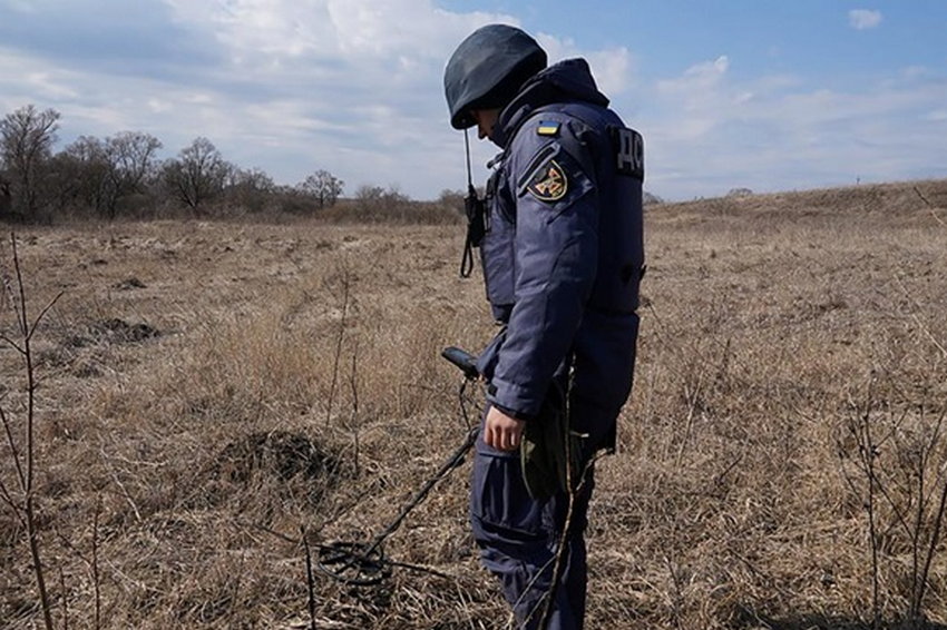 На Харківщині чоловік підірвався на міні біля ставка
