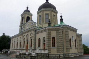 У Хмельницькому УПЦ МП позбавили права користування 13 земельними ділянками