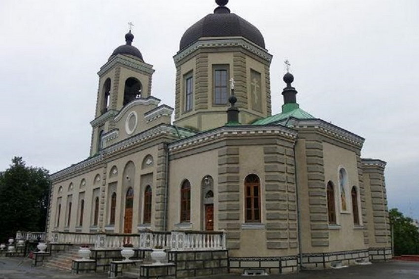 У Хмельницькому УПЦ МП позбавили права користування 13 земельними ділянками