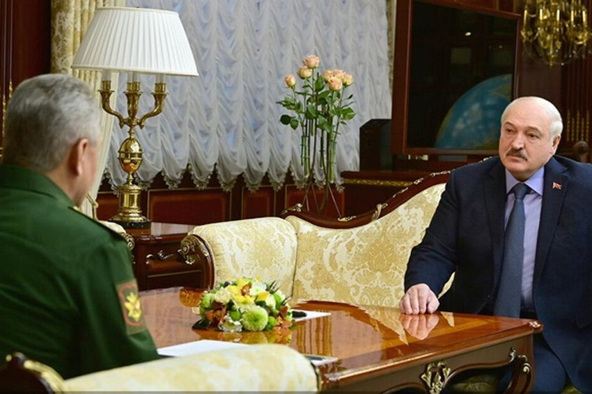 Лукашенко проводить переговори з Шойгу у Мінську
