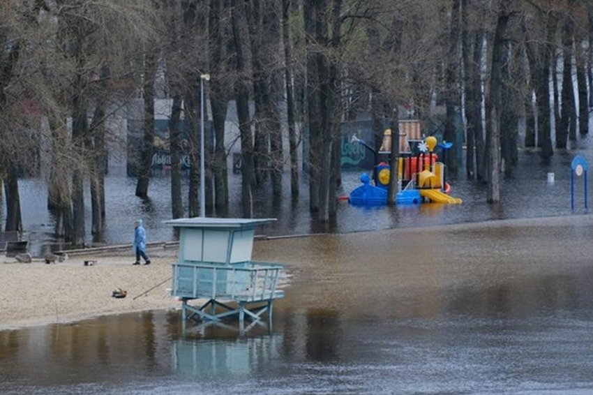У Києві знову прискорилось підняття рівня води