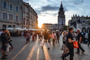 Українцям у Польщі масово анулюють статус UKR