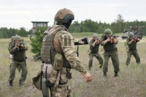У Білорусь прибула ще одна колона ПВК Вагнер з бронетехнікою - Гаюн