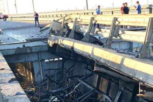 В ОП відреагували на вибухи на Кримському мосту