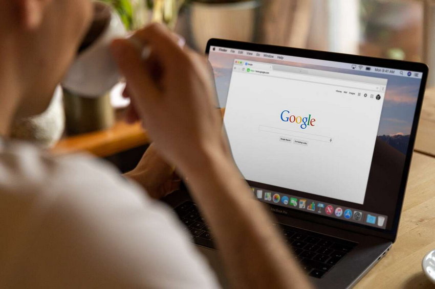 Українцям став доступним чатбот від Google на основі штучного інтелекту