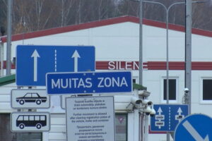 Латвія закрила один із двох прикордонних переходів на кордоні з Білоруссю
