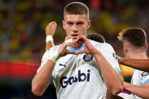 Довбик заробляє у Жироні майже вдвічі більше за Циганкова