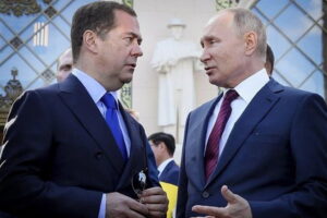 ЄС готує санкції проти родички Путіна і сина Медведєва - ЗМІ