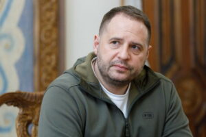 В ОП заявили про ризик програти війну з Росією без допомоги США