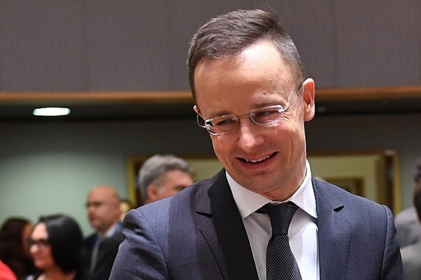 Поставки зброї в Україну збільшують ризик світової війни - МЗС Угорщини