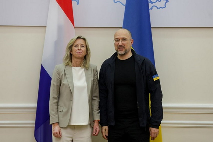 Шмигаль обговорив з главою МО Нідерландів спільні оборонні виробництва