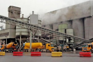 Готові інвестувати: CRH купує два цементні заводи на Рівненщині та на Миколаївщині