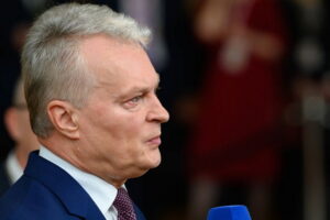 Литва збільшила витрати на оборону до 4% ВВП - Науседа