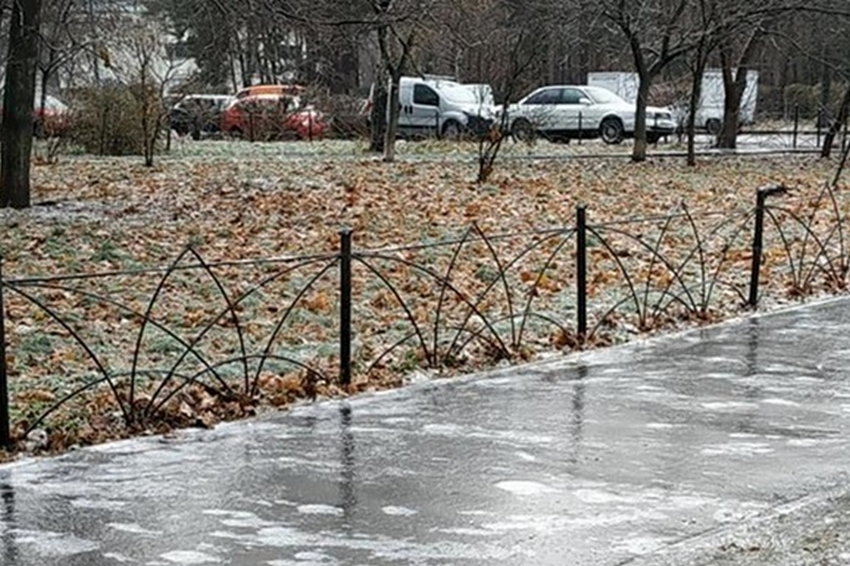 В Україні на вихідних прогнозують помірний сніг і дощі