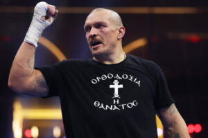 Промоутер назвав боксера, з яким Усик не проведе бій