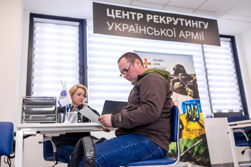 67ceba6b2a9b7 За тиждень до центрів рекрутингу звернулося 1226 людей