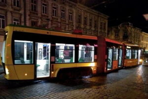 У Львові чоловік загинув під колесами трамвая