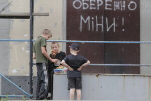 Від російських мін в Україні загинули 355 цивільних, з них 18 дітей - МОУ