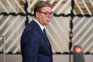 Президент Сербії раптово перервав візит у США через хворобу