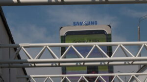 Samsung відмовилась від російських металів для виробництва дисплеїв