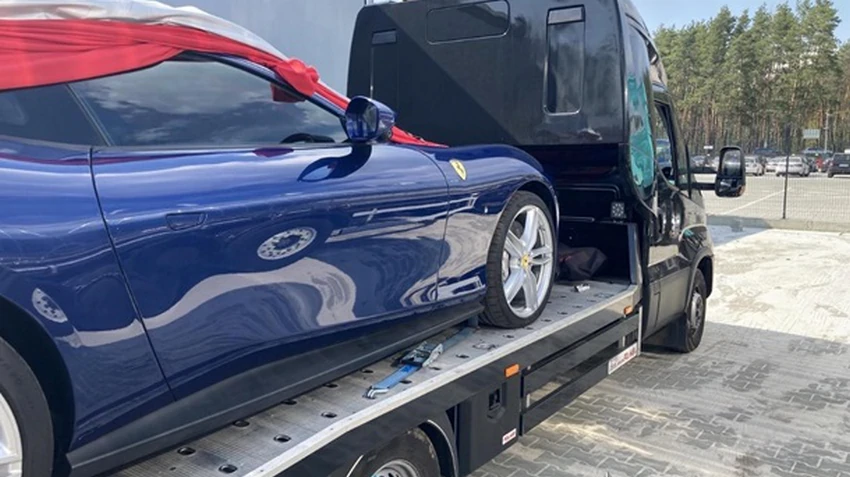 Українського експосадовця підозрюють у ввезенні Ferrari для громадянина РФ