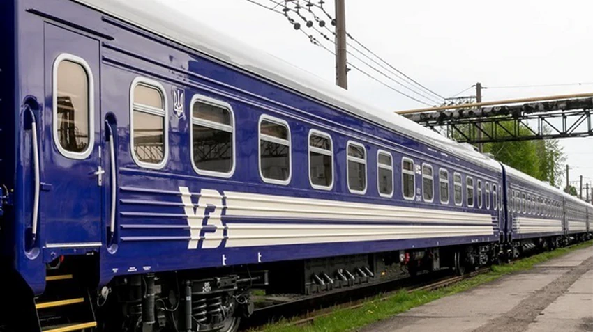 Укрзалізниця призупинила рух потягів на Сумщині