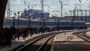 Укрзалізниця скасувала деякі поїзди через бойові дії