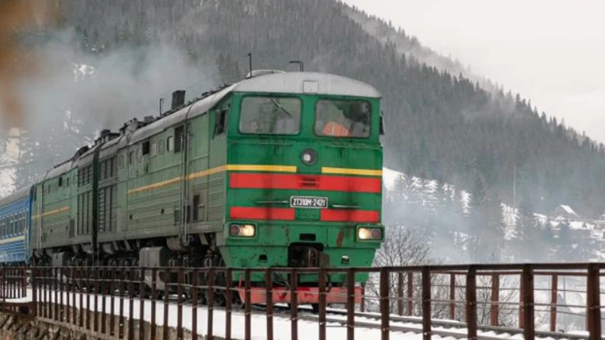 Через аномальну погоду затримуються потяги: перелік