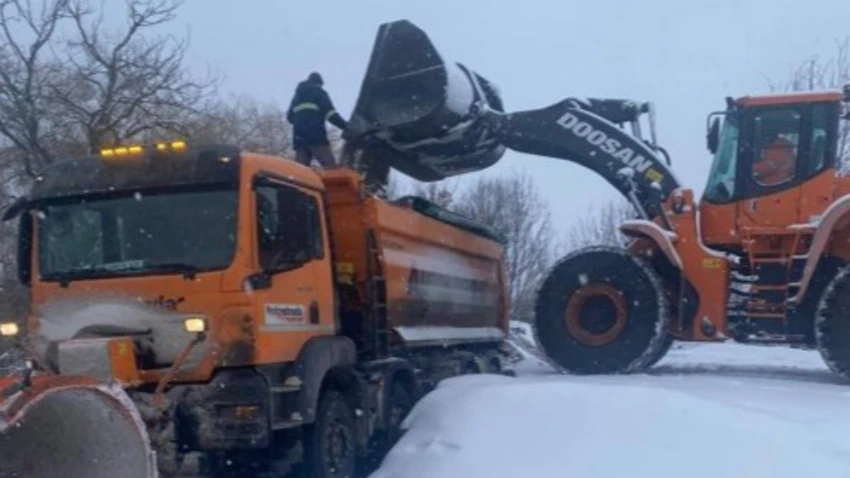 Обстріли і негода: в Україні масштабні відключення