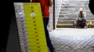 Долар перевищив психологічний рубіж в обмінниках