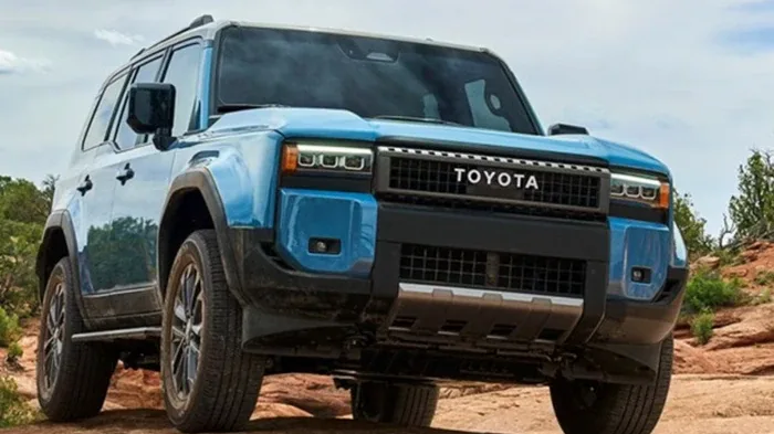 Toyota отзывает 106 тысяч Land Cruiser из-за риска утечки топлива